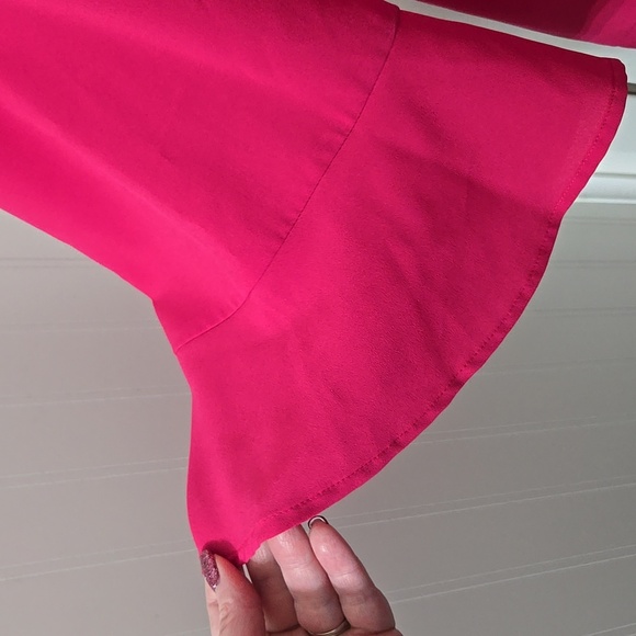 LANE BRYANT PLUS SIZE 28 BERRY PINK RUFFLE SLEEVE AND HEM BLOUSE 😍 - Picture 5 of 7